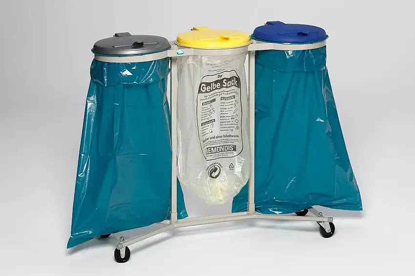 Robuster Abfallsammler für Wertstoffsortierung 3-Fach | Fahrbar, mit Rollen | 3x 120 Liter, HxBxT 96x106,5x44cm | Stahl | Silber, Gelb, Blau