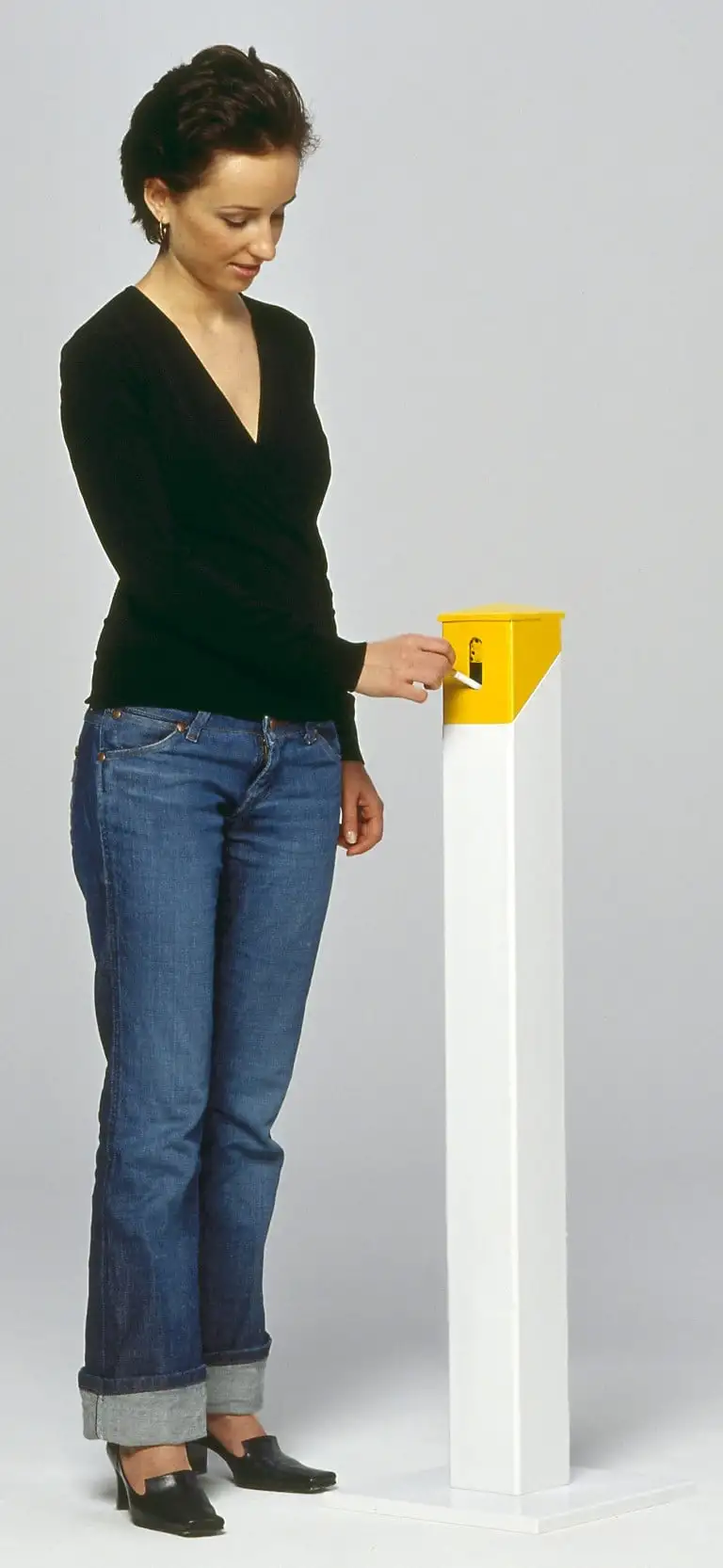 Eckiger Ascher Standsäule mit abnehmbarem Kopfteil | 9,4 Liter, HxBxT 100,5x30x30cm | Verzinkter Stahl | Weiß