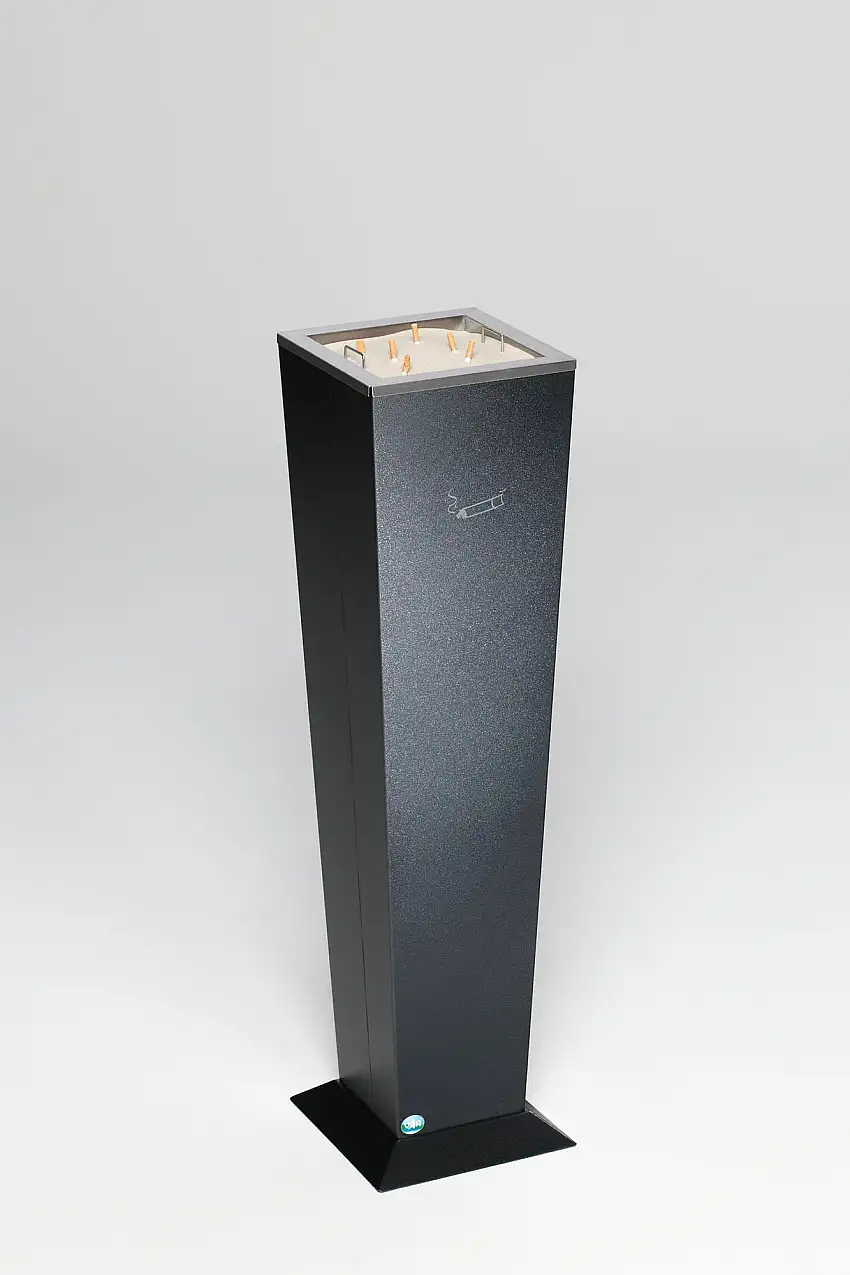 Dekorativer Ascher in Pyramidenstumpfform | Aschereinsatz | HxBxT 110x31x31cm | Verzinkter Stahl | Grau