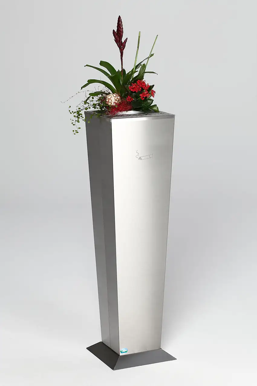 Dekorativer Ascher in Pyramidenstumpfform | Ascher/- Abstelleinsatz | HxBxT 110x31x31cm | Edelstahl