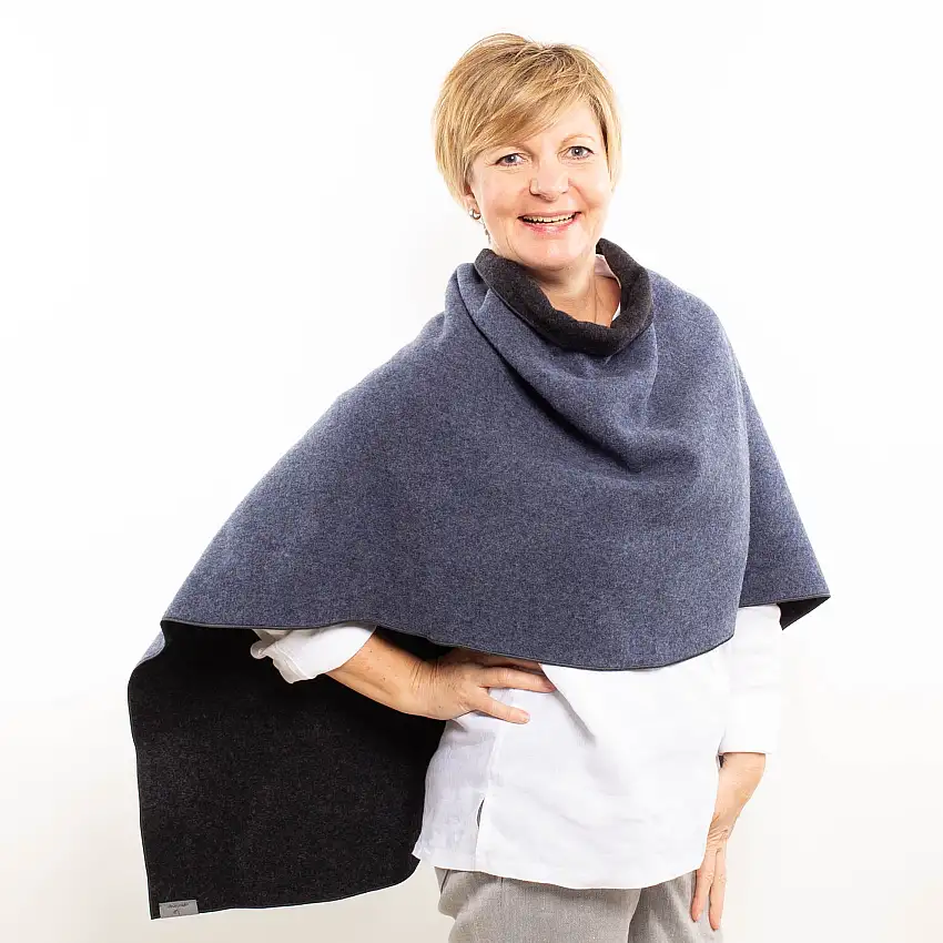 Poncho aus Flauschloden