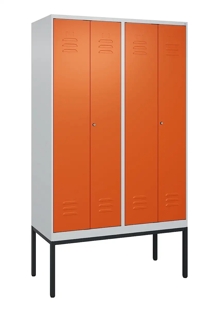 C+P Doppel-Spind Classic PLUS mit Gestell | 4 Abteile | HxBxT 212x120x50cm | Zylinderschloss | Stahl | Lichtgrau/Reinorange