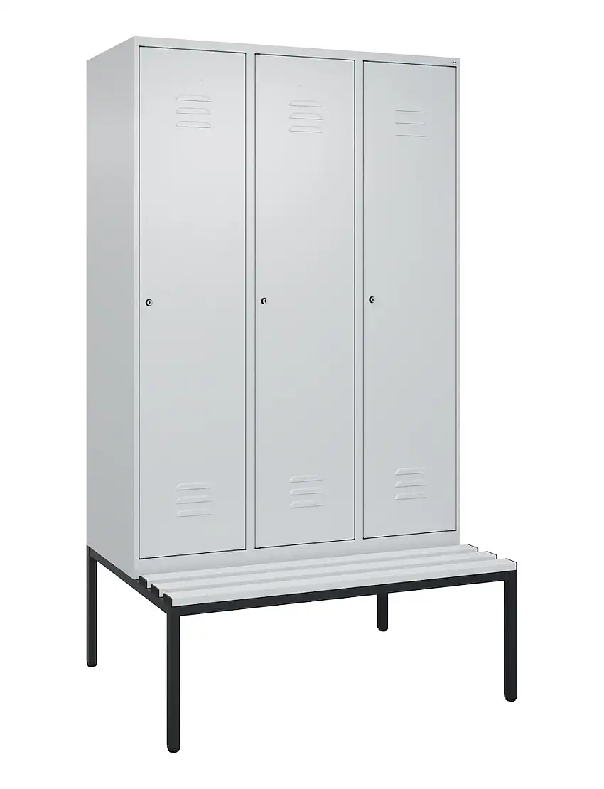 C+P Spind Classic PLUS mit untergebauter Sitzbank aus Kunststoff | 3 Abteile mit Mitteltrennwand | HxBxT 212x120x81,5cm | Zylinderschloss | Stahl | Lichtgrau/Lichtgrau
