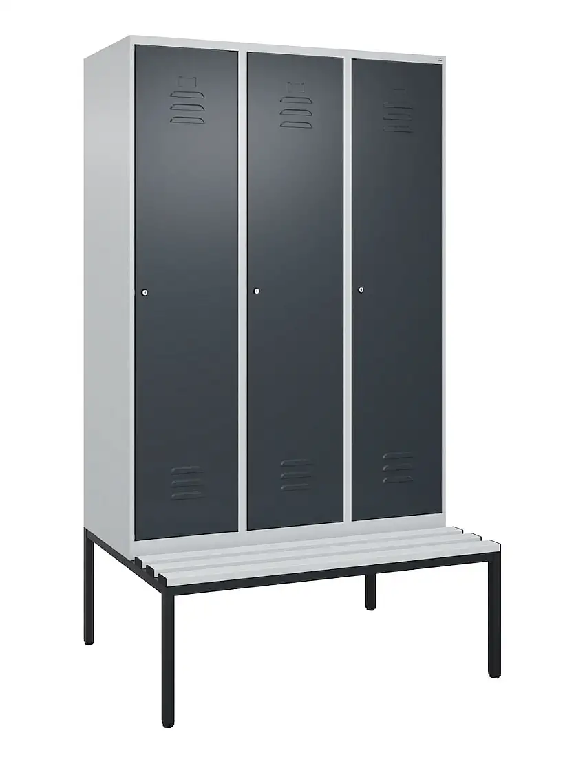 C+P Spind Classic PLUS mit untergebauter Sitzbank aus Kunststoff | 3 Abteile mit Mitteltrennwand | HxBxT 212x120x81,5cm | Zylinderschloss | Stahl | Lichtgrau/Anthrazitgrau